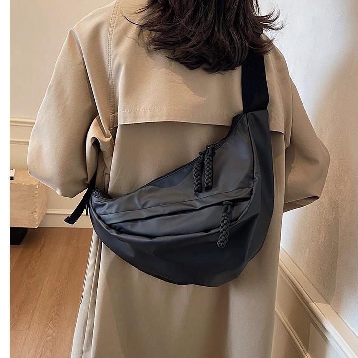 

2025 Women s Large Capacity Fashionable Korean Shoulder Crossbody Bag Black Small