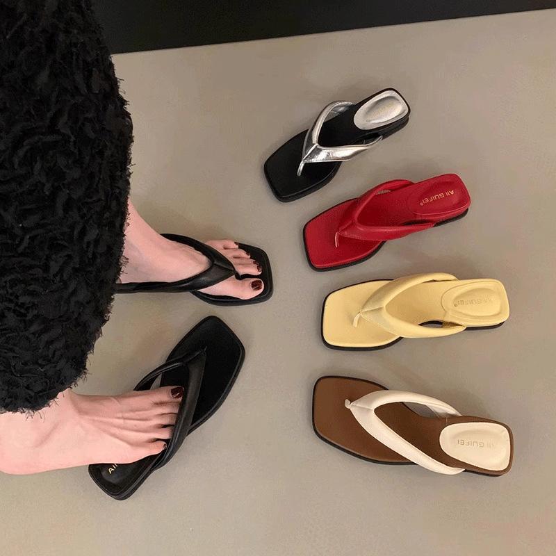 Thick-soled Slope Heel Flip-flops for Women's Summer Wear 2025 New High-end Toe Cool Slippers with Skirt Beach Sandals