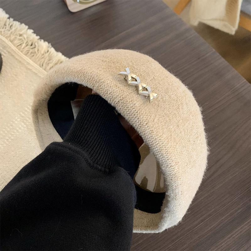 Black beret women's autumn and winter versatile woolen warm face small hat big head circumference bud painter hat