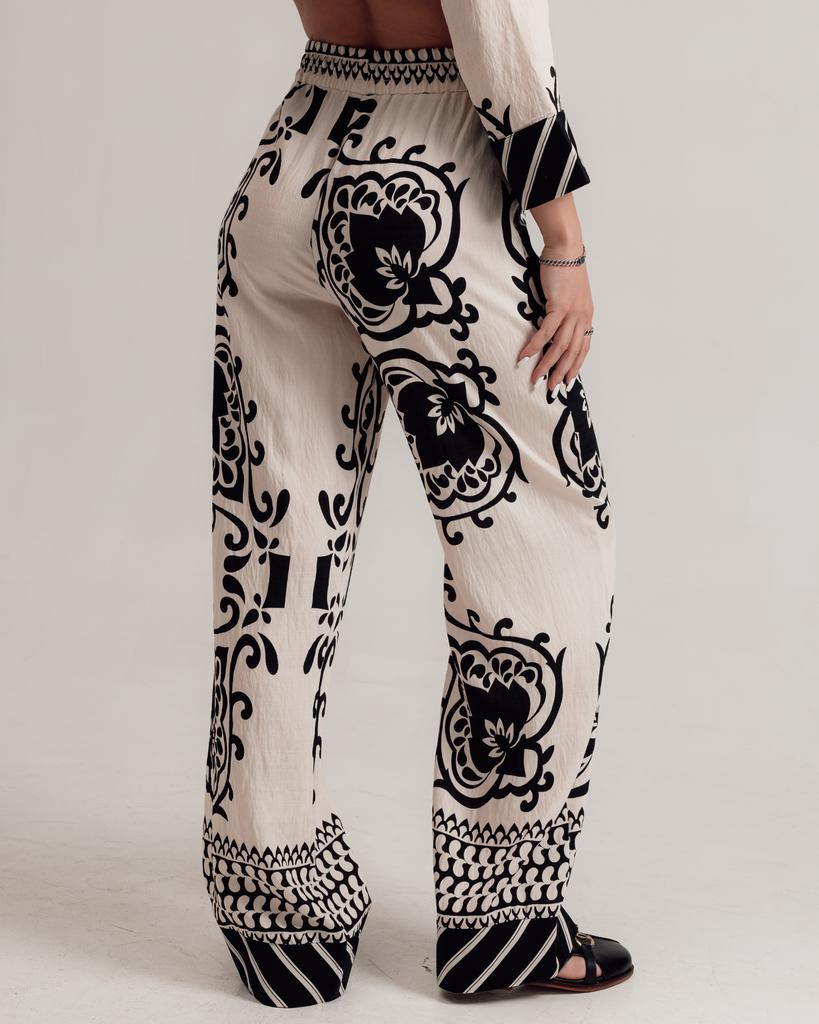 Damkostym sommar Samsara 3908 38 mjölkvit-svart (skjorta, byxor)