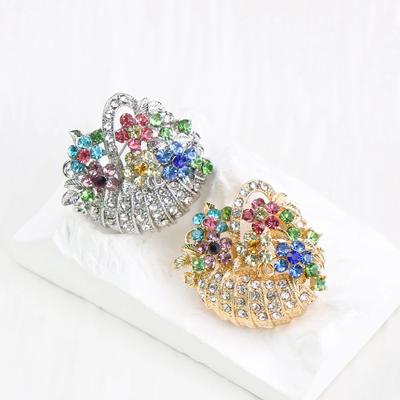 Strass Kreativ Blomkorg Brosch Fransk Lyx Vintage Nål Mode Nisch Högkvalitativa Kostymtillbehör Dambrosch KTJ