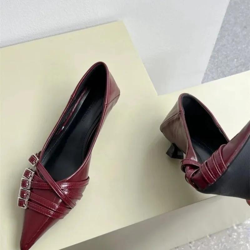 Mode Neue Marke Damen Ballett Elegant Spitzschuh Bootsschuhe 5 Schnallen Designer Schuhe für Damen Slipper Kleid Pumps Frühling Herbst