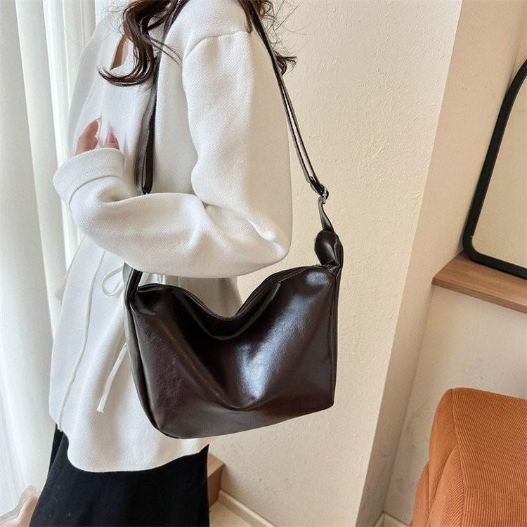 Elegant Soft Pu Baguette Bag For Women Spacious And Trendy For Daily Outfits