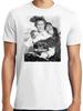 I Ragazzi Forti Dominano Alti e Robusti Clint e Clyde In Ogni Direzione Ma Libero Performance Fotografica T-Shirt Unisex