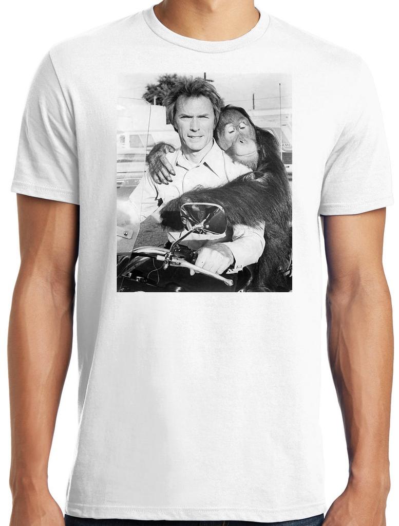 I Ragazzi Forti Dominano Alti e Robusti Clint e Clyde In Ogni Direzione Ma Libero Performance Fotografica T-Shirt Unisex