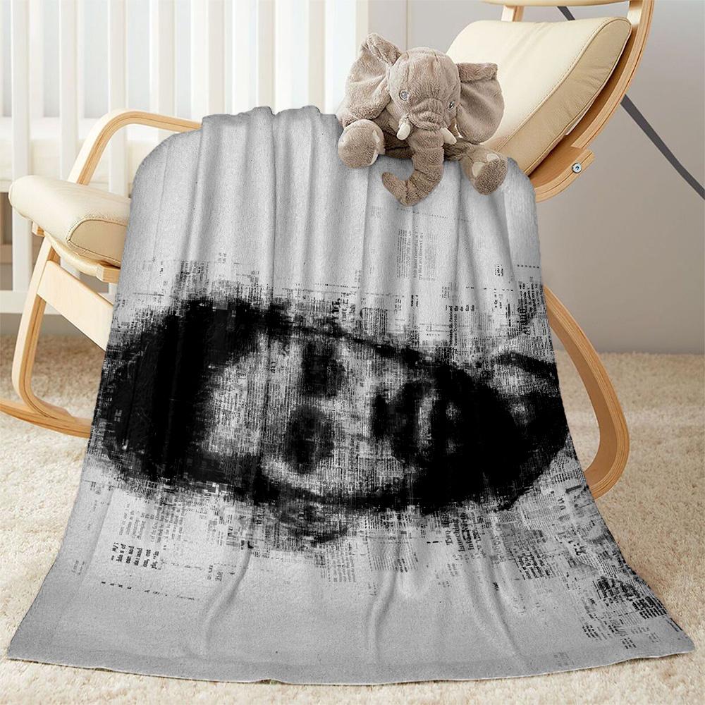 Soccer Player Action Blanket Warmthful Decor Great for Bed Livingroom Chair for All Seasons Digital Print Unique Gift for Family and Friends Camping