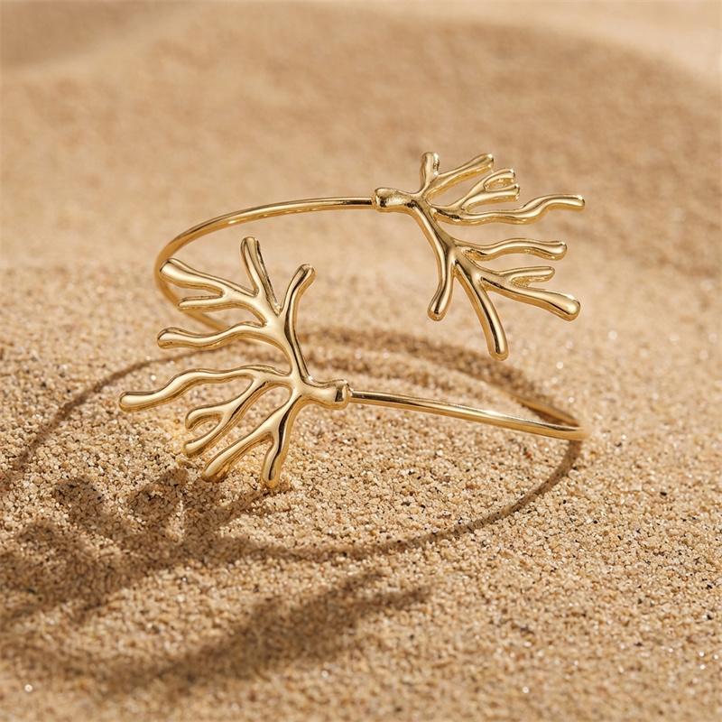 Vintage Metal Starfish Upper Arm Bracelet for Women Imitation Pearls Shell Geometric Open Arm Bracelets Summer Jewelry Gift