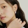 Cubic stone pearl earring - silver
