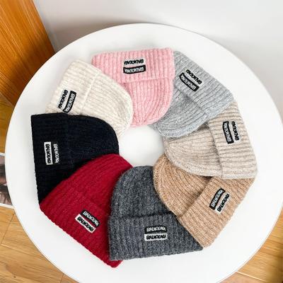 Stoffetikett Buchstaben Strickmütze Damen Herbst und Winter warm Ohrenschutz Radfahren Kältemütze Paar vielseitig locker Wollmütze