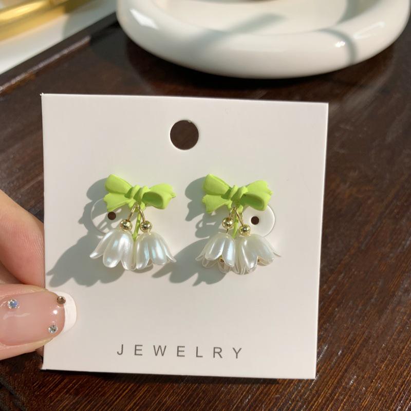 Fresh Tulip Bow Ear Clips: Elegant, Non-Piercing, Simple  Versatile Earrings