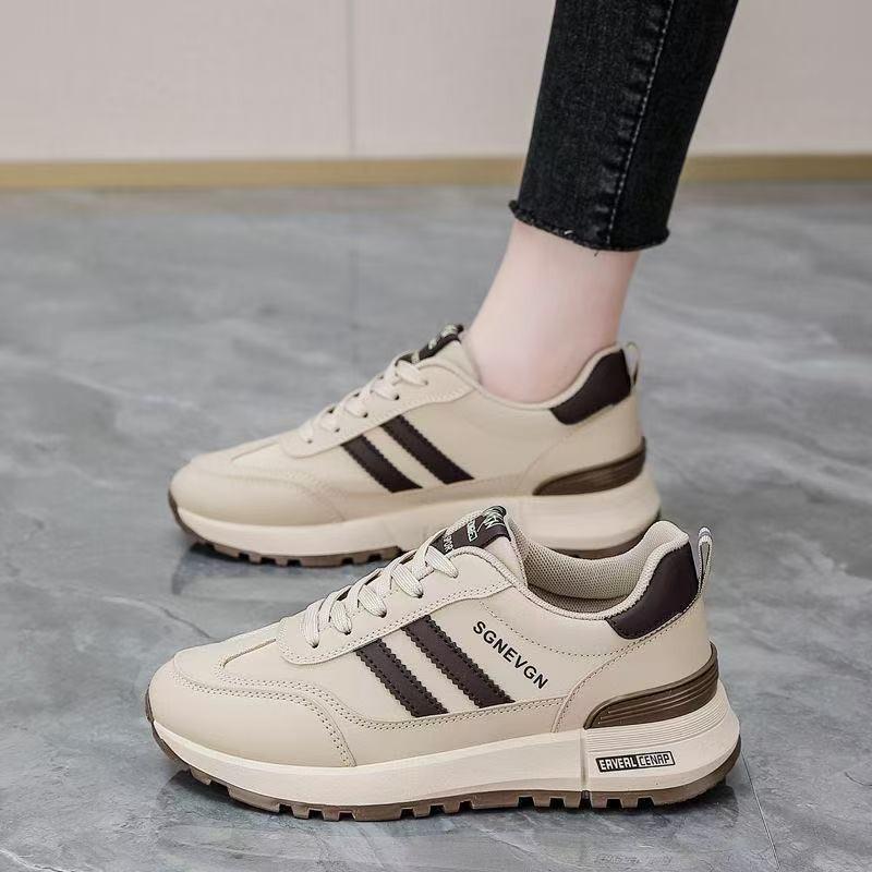 Spring and Summer New Mesh Breathable Women's Shoes Casual Shoes Versatile Flat Baseplate Shoes Sports Running White Shoes Women