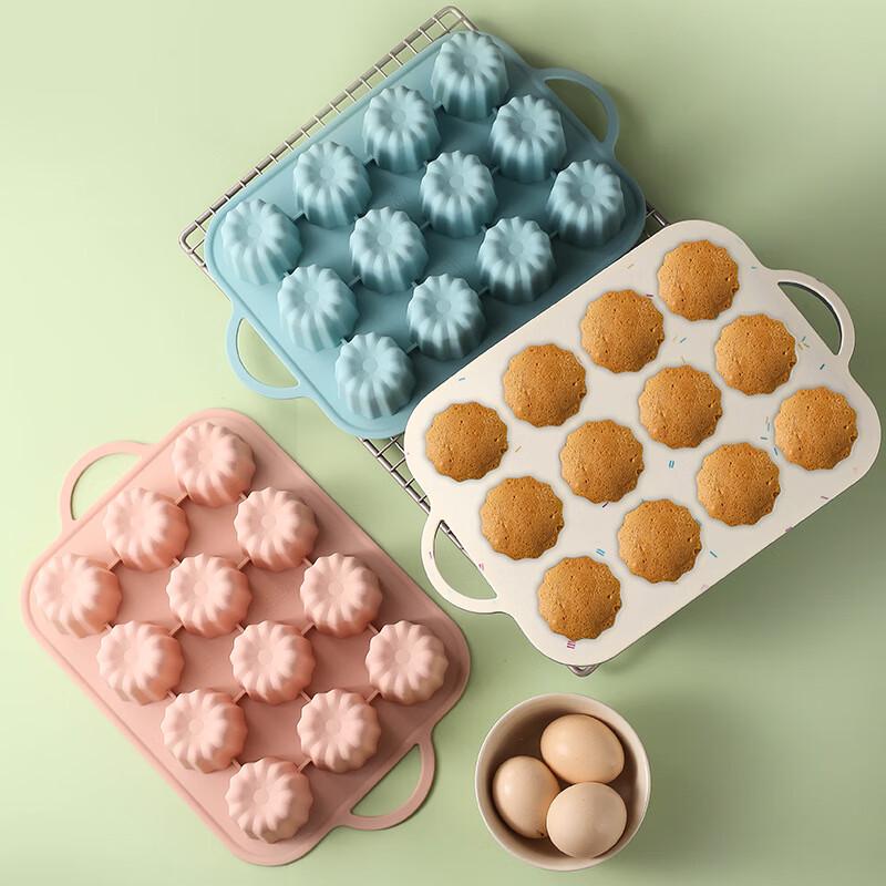 

12-Cavity Scalloped Canelé & Dessert Mold