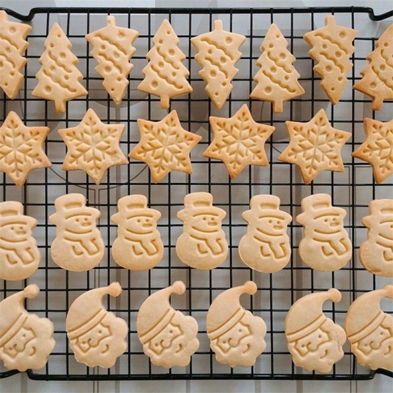 BEPAN 1 Set 3D Cartoon DIY Christmas Festival Creative Press Cookie Cutter Set of 4 Home Kitchen Baking Tools Household Goods