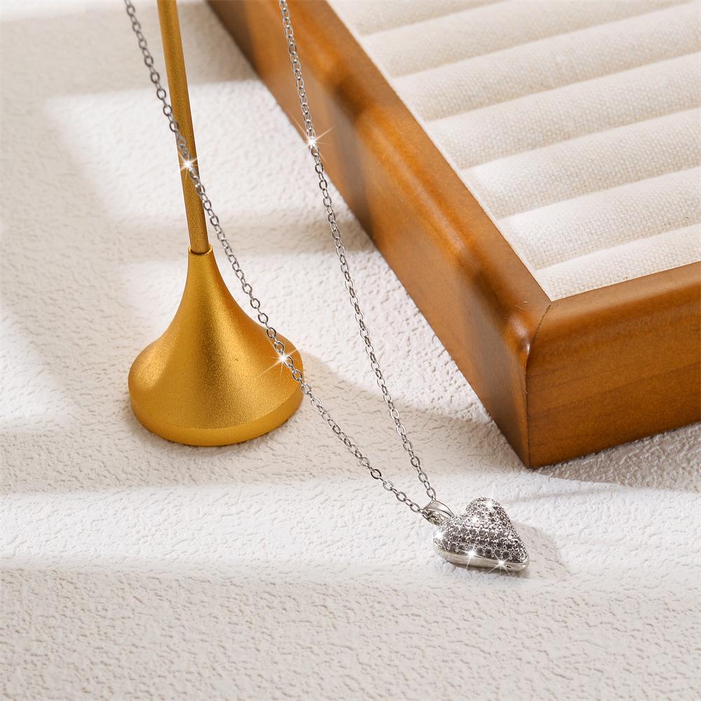 Simple Fashion Titanium Steel Women's Necklace - Non-fading, Luxurious, Versatile, Korean Style Clavicle Chain