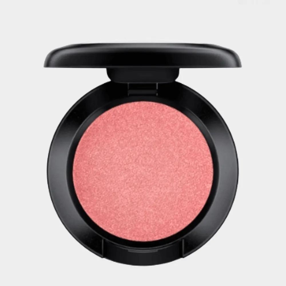 MAC Eyeshadow Inliving Pink (warm pink with gold pearls)
