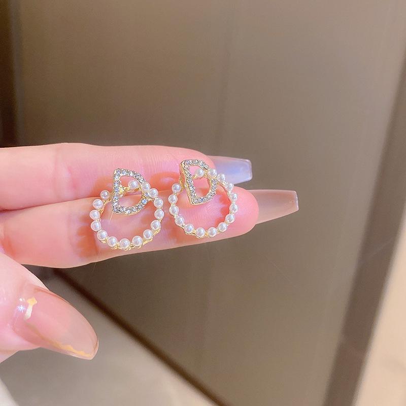 Zircon Gold Letter D Ear Cuffs: High-End Women's Stud Earrings with Versatile Niche Design.