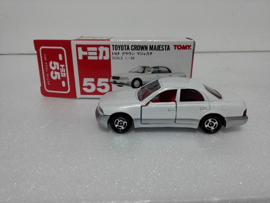 Tomica 55 Toyota Crown Majesta in storage Crazy Miniature Car Circle with case Shipped from Amazon warehouse No. (Made China) - Long-term -