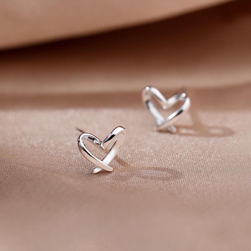 Korean Retro Cold Aesthetic Ear Cuff  Stud Earrings for Women - Chic, High-End Style