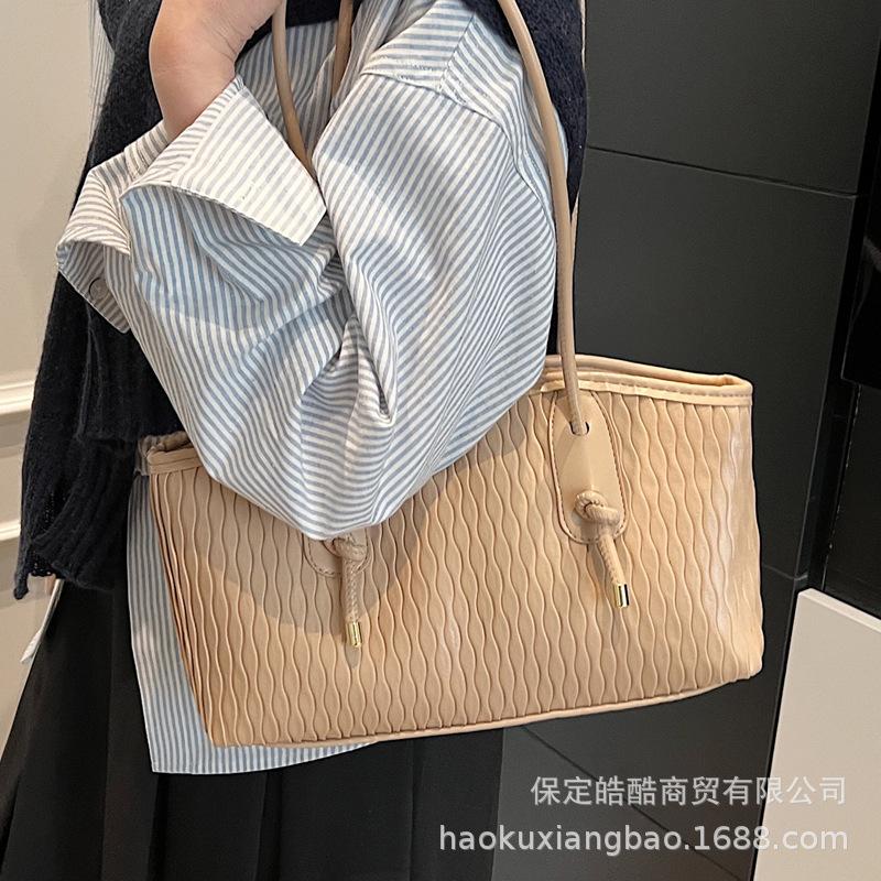 Tote Bag Women's Large Capacity 2025 New Casual Versatile Shoulder Armpit Bag Premium Sense Women's Work Commute Bag