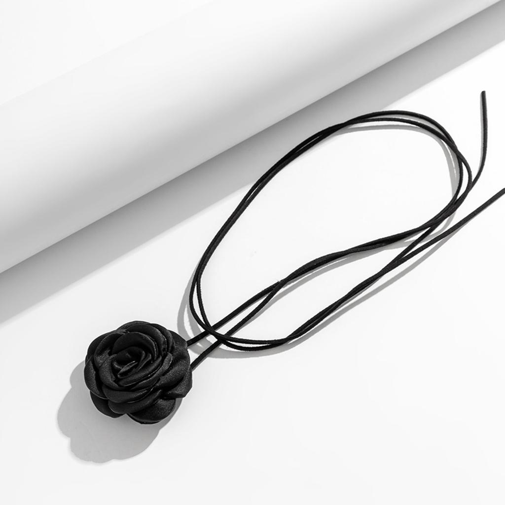 European and American Novel Simple Big Rose Pendant All-match Clavicle Chain