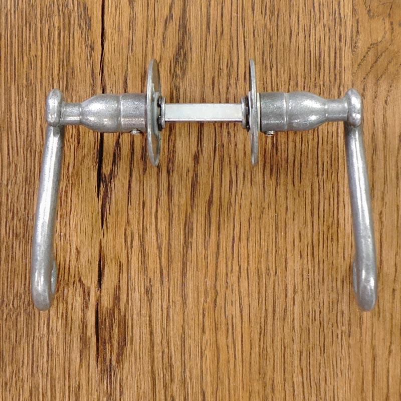 MALTA Handle with STEEL Rosette