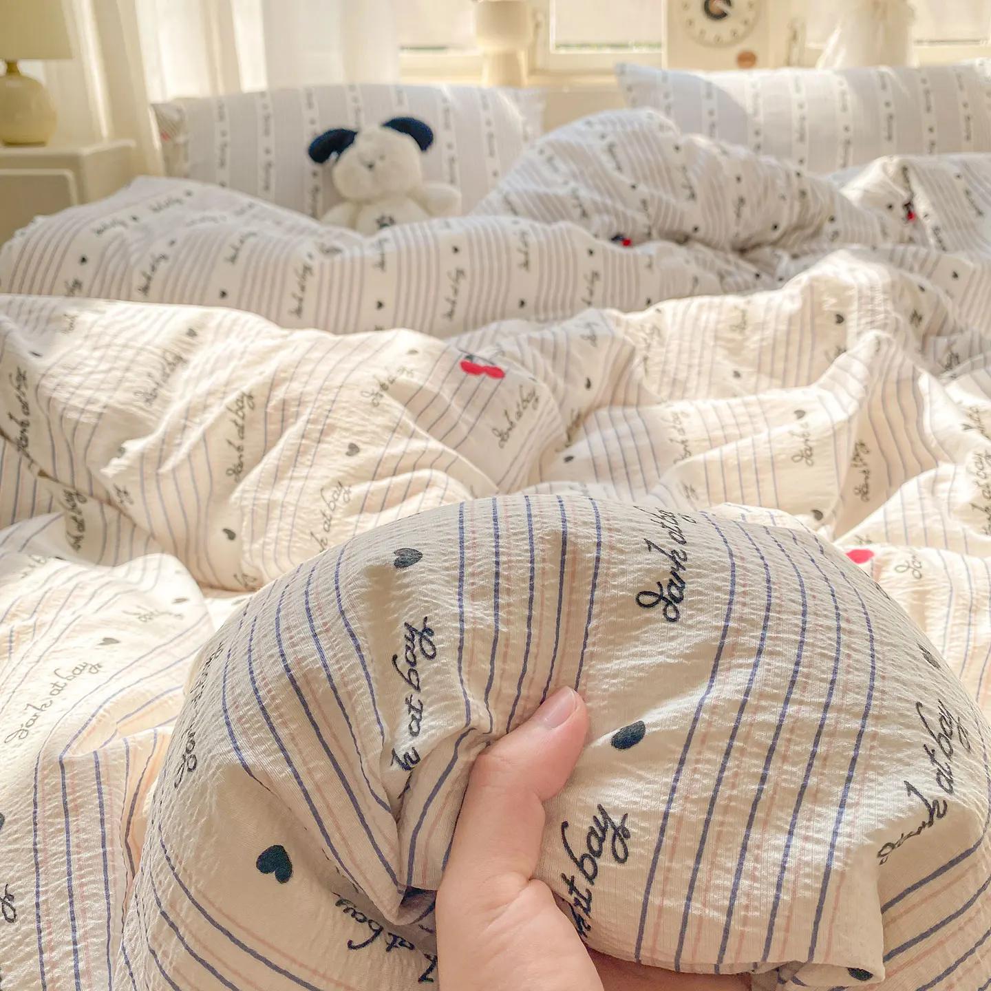 

2025 new wrinkled double-layer yarn four-piece set mattress model, cream wind class A cloud feeling super soft kapok kit bed 0.9m 3pcs&Flat Sheet