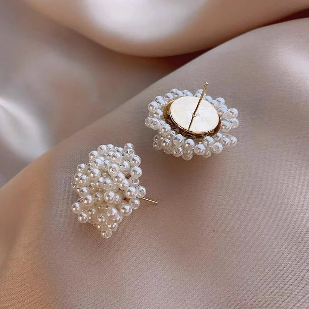 Elegant Gold Pearl Earrings Gentle White Alloy Cross Stud Earrings Hollow Out Ear Accessory Holiday Gift