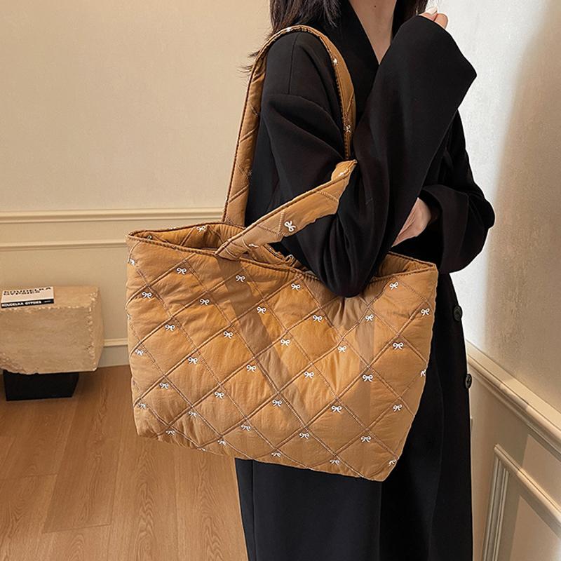 Large Capacity Shoulder Bag Cute Sweet Bow Prints Handbag Soft Puffer Tote Bag Women Commute Casual Simple Storage Bag