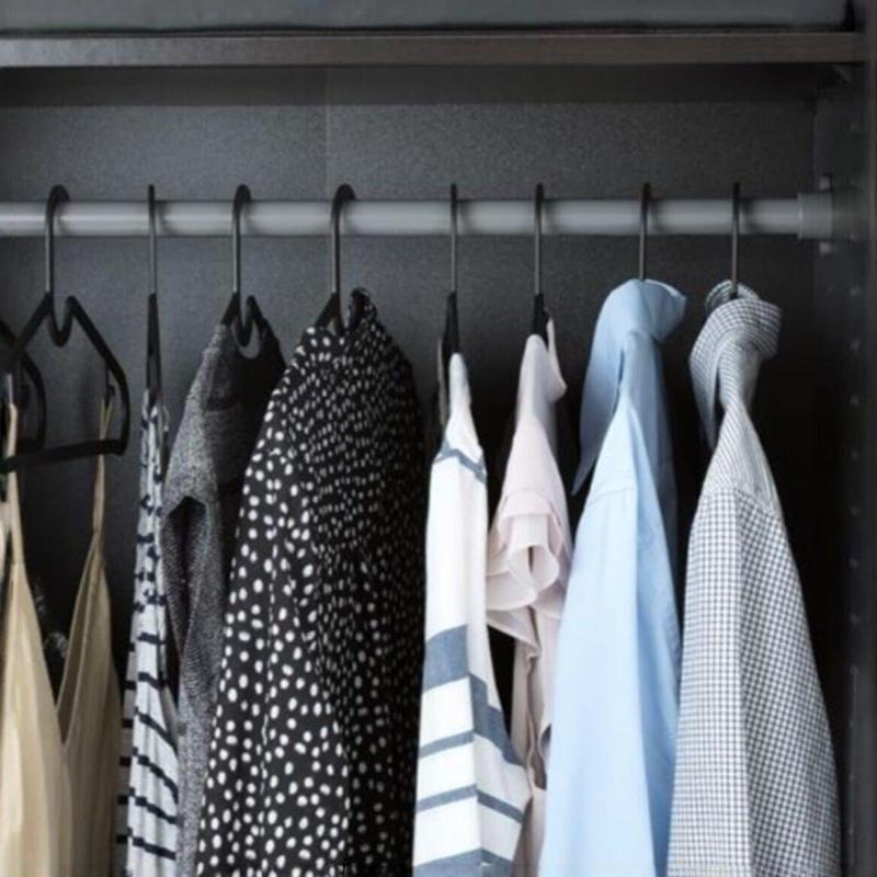 Household plastic hangers with hooks, space-saving, thickened and reinforced, non-marking pants and clothes hanger