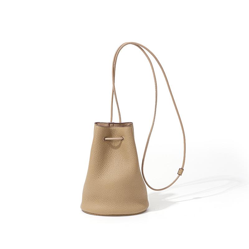 Niche Drawstring Bucket Bag 2025 New Leather Women's Bag Simple Crossbody First-layer Cowhide Shoulder Bag