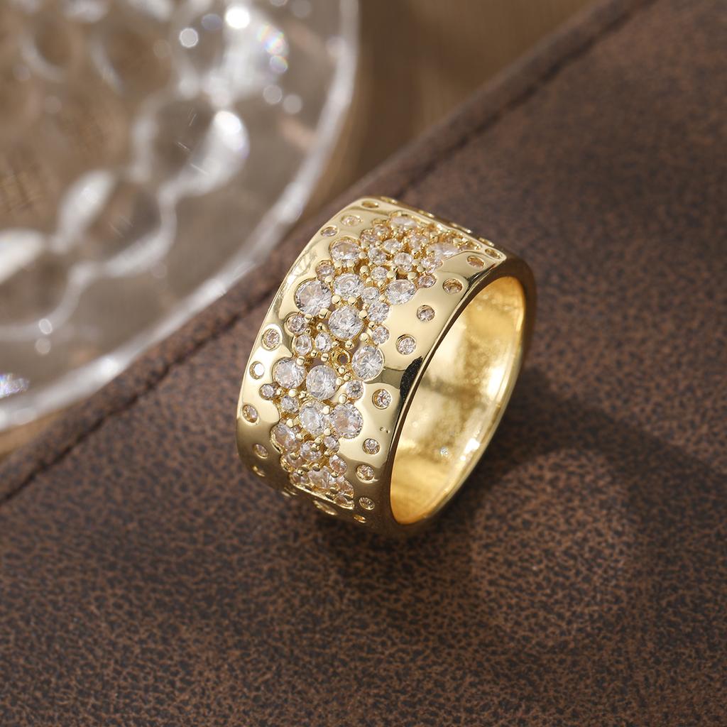Luxury Wide Band Ring For Women With Artificial Zirconia Starry Skies Design High-End Heavy Work Jewelry