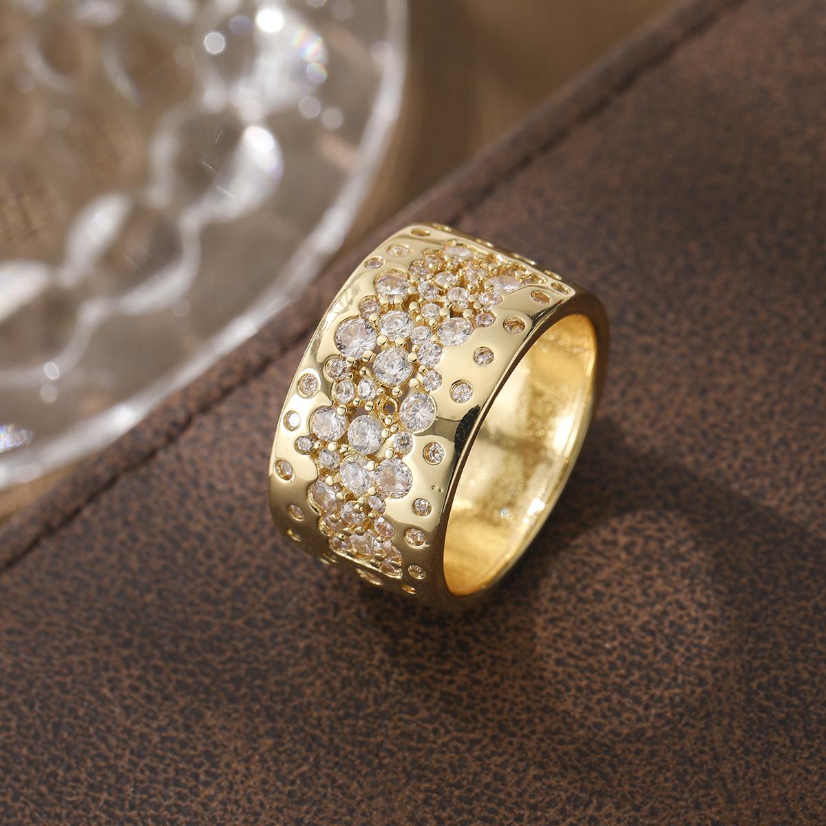 Luxuriöser Breiter Bandring für Damen Mit Künstlichem Zirkonia Sternenhimmel Design High-End Schwere Arbeit Schmuck 7&Gold-color gray