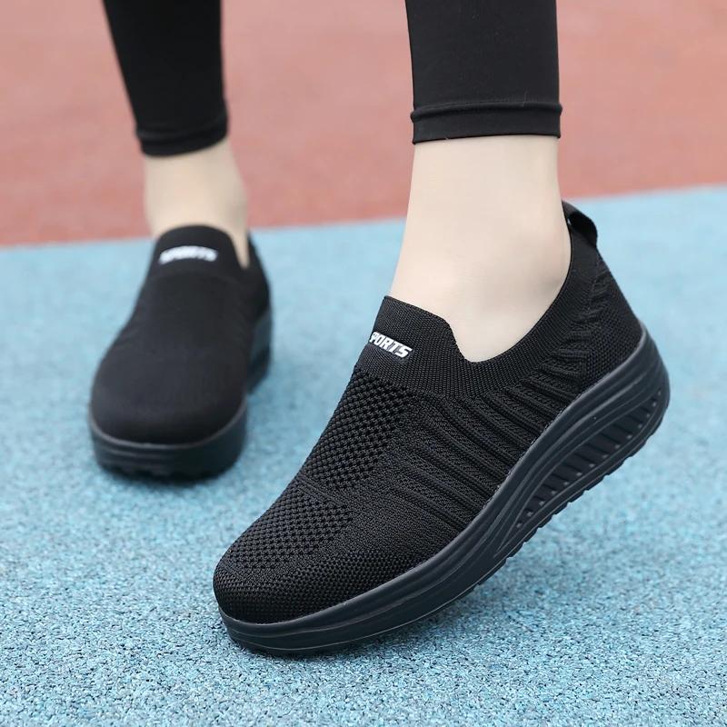 Ladies Non-Slip High Quality Walking Shoes Women Flying Weaving Fashion Breathable Mesh Flat Casual Shoes Sneakers Lightweight