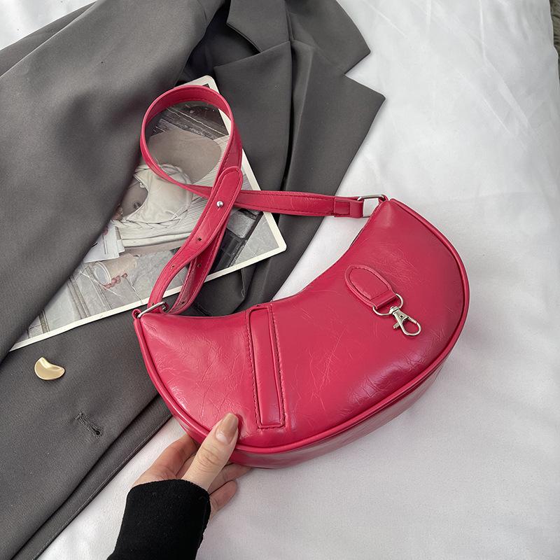 

Korean version of fashion simple temperament shoulder bag women s 2025 early spring new versatile ins messenger bag commuter women s bag розы красного