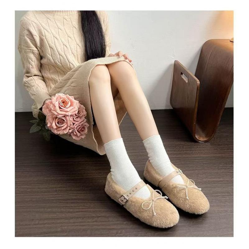 Winter New Warm Fur Flat Shoes Women's Fashion Round Head Butterfly Rivets Soft Sole Shoes Non-slip Plush Mary Jane Shoes