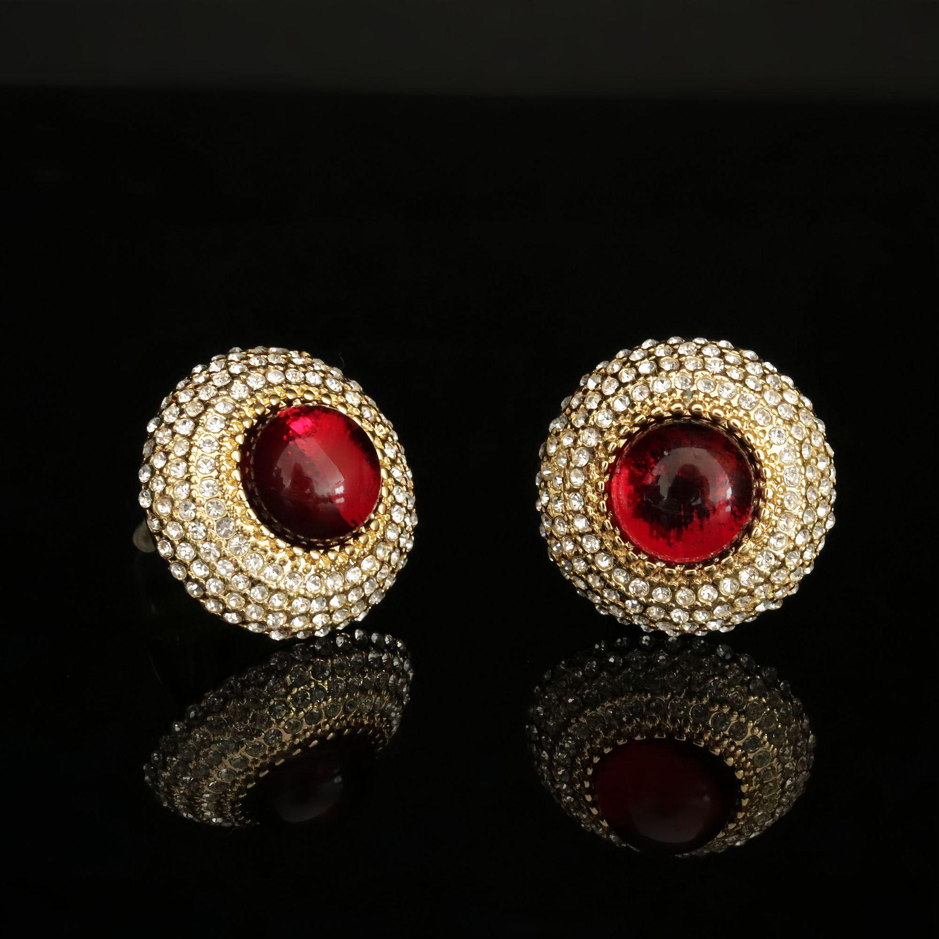 French Retro Pavé Diamond-Studded Round Earrings with Ruby Geometric Ear Clips