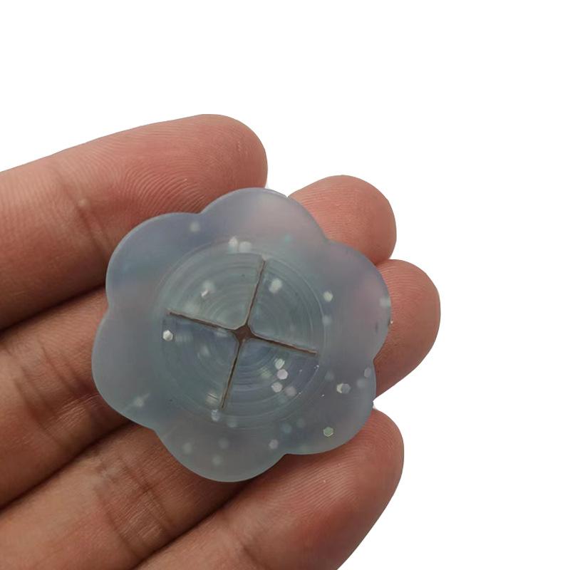 1PCS Non-slip Corner Knot Buckle Skirt Clip Women's Waist Hem Corner Buckle T-shirt Versatile Scarf Buckle