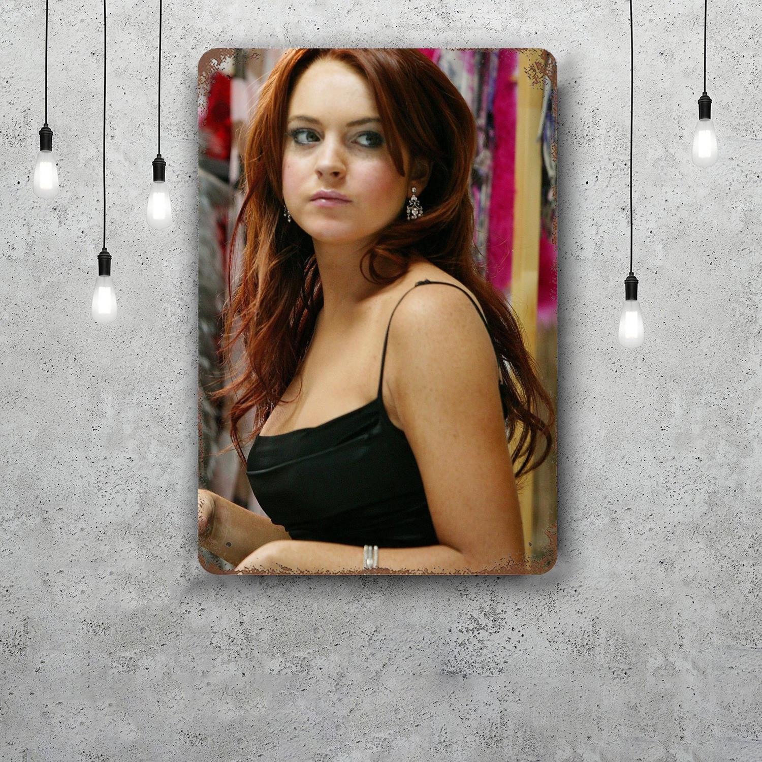 lindsay lohan Funny Bar Metal Sign Retro Plaque Vintage Sign Alcohol Drinker Pub Club Man Cave Kitchen Wall Decoration 20x30cm（7.8x11.8inch）