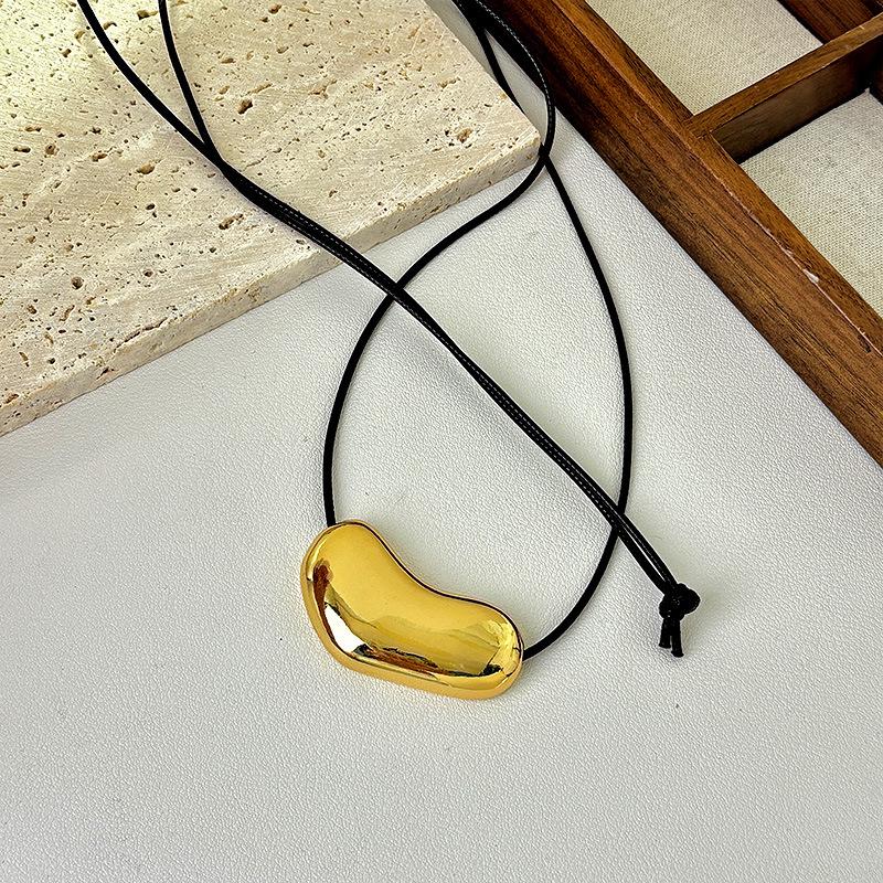Fashion Spiral Heart-Shaped Pendant Necklace for Women Adjustable Long Black Wax Rope Clavicle Chain Charm Couple Birthday Gift