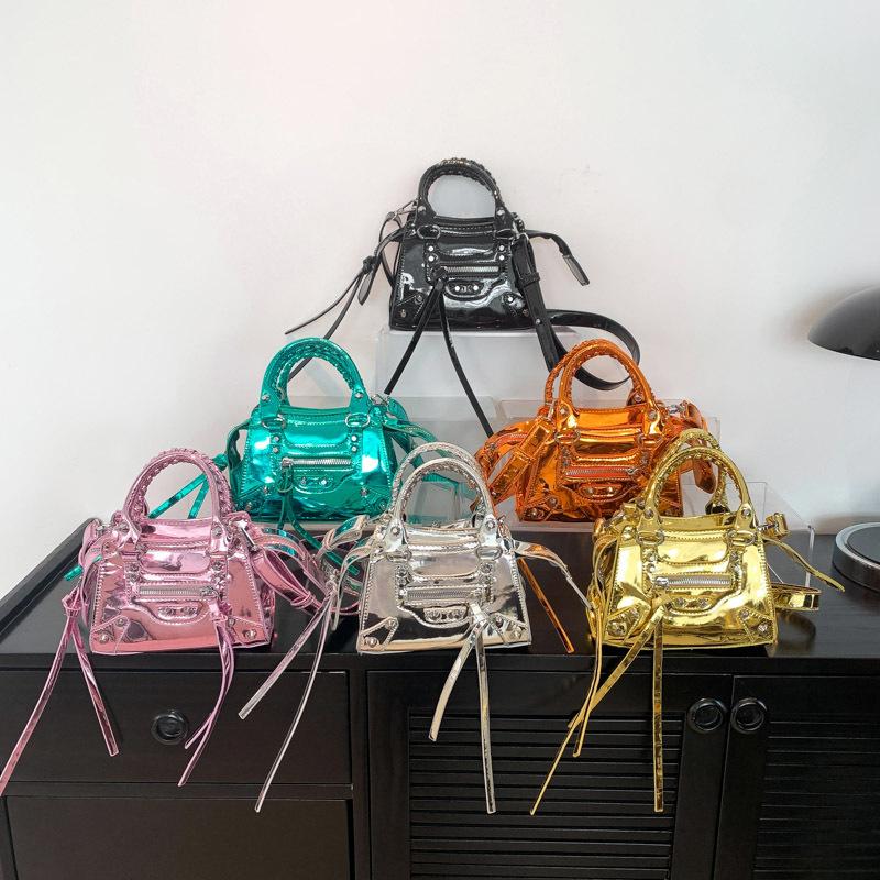 Bag 2025 New Korean Version Fashion Rivet Personalized Ins Women's Shoulder Crossbody Glossy Small Square Bag Pu