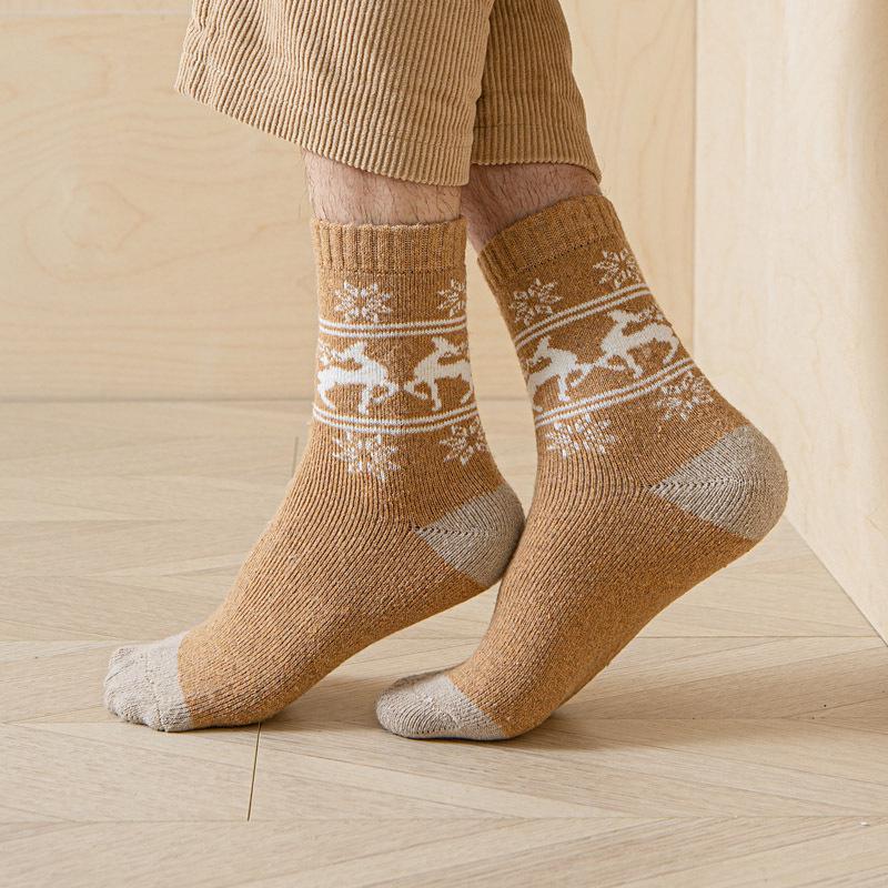 Men's Retro Christmas Warm Wool Socks: Thickened Mid-Calf, Ethnic Style with Little Deer Design for Autumn and Winter.