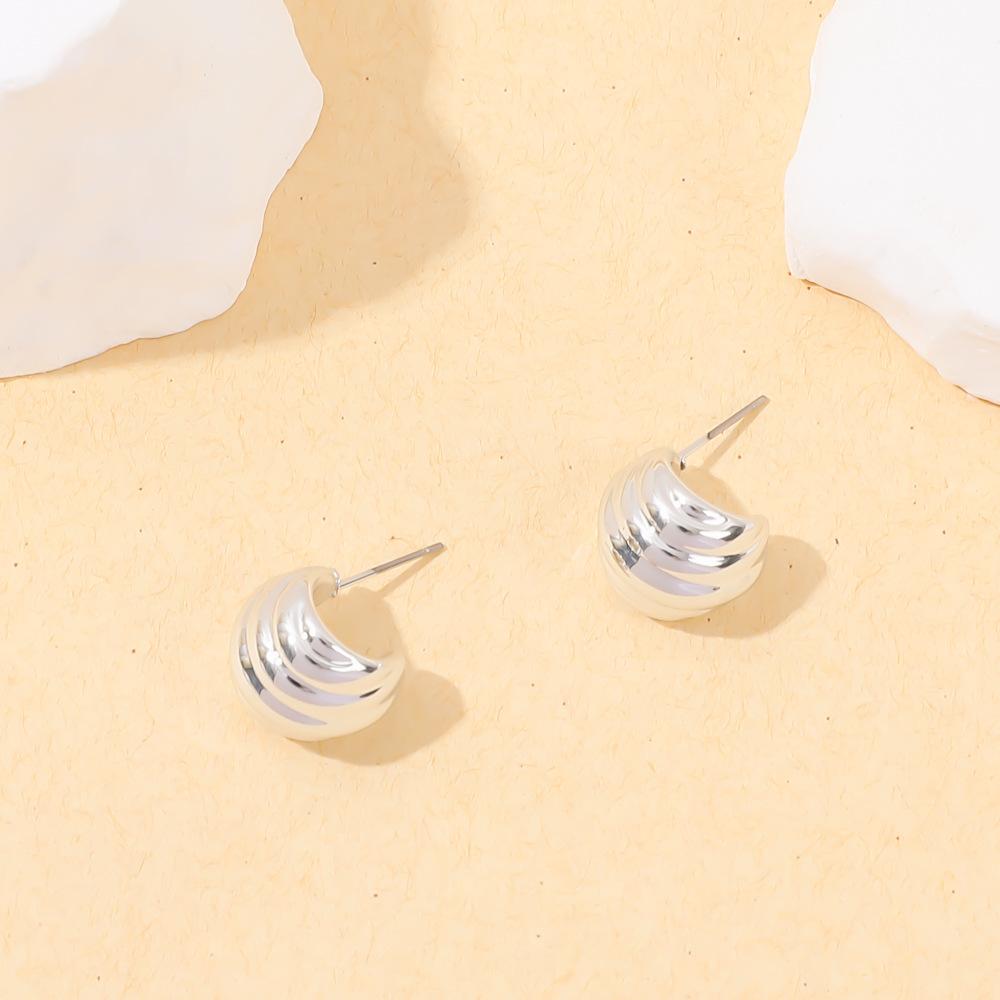 Accessories European and American Simple Creative Personalized Fashion Stud Earrings Alloy Light Luxury High-end Ear Bone Clip Set