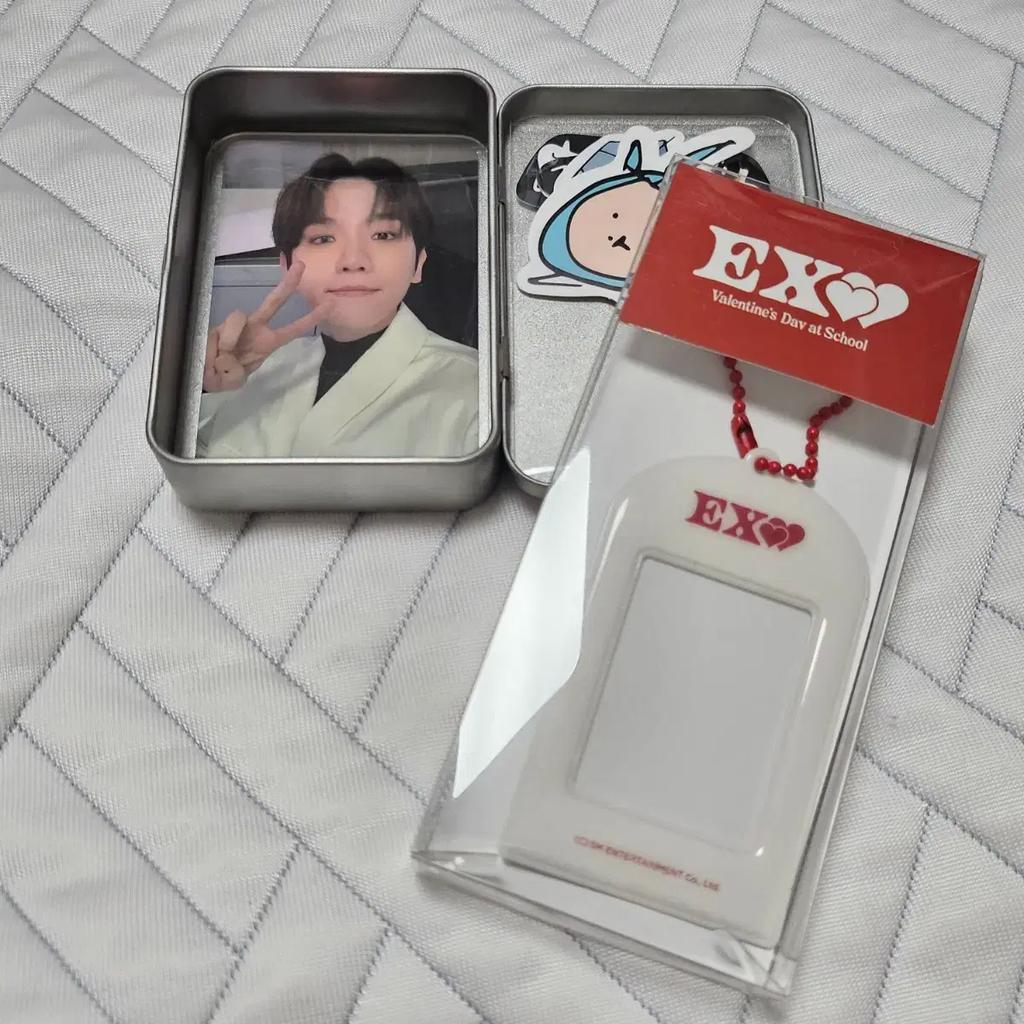 Baek Hyung Tin Case Sticker Set + ID Photo Keyring Set (ID Photo + Holder)