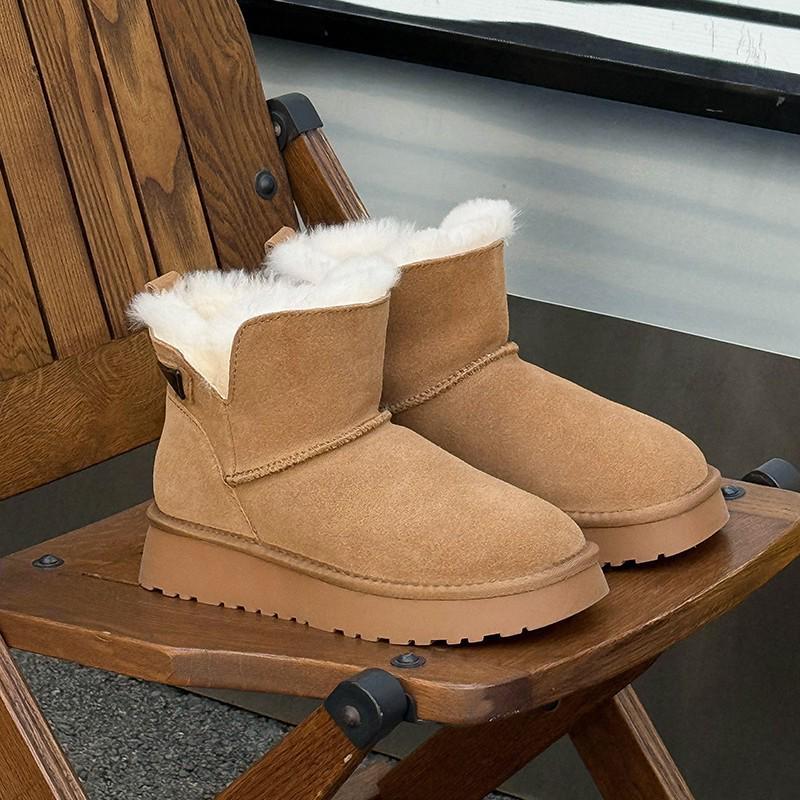 Women's 2025 Fleece-Lined Wool Snow Boots: Thick-Soled, Non-Slip, Wear-Resistant, Genuine Leather for Autumn/Winter.