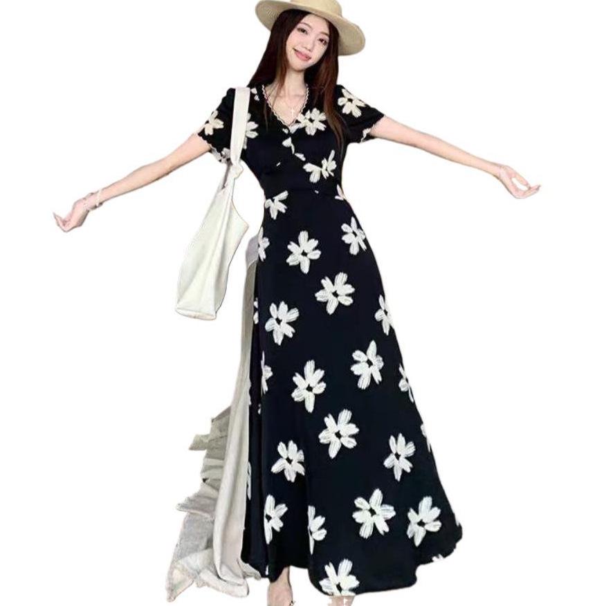 Plus-Size French Style V-Neck Summer Dress: Slimming High Waist A-Line with Tummy Conceling Print