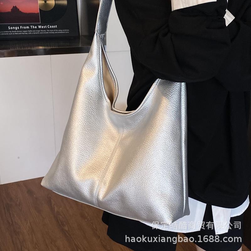 Large-capacity bag women's summer 2025 new versatile simple shoulder armpit bag casual work commuter tote bag