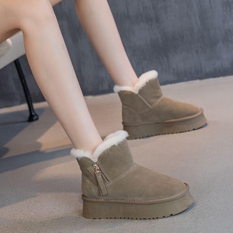 Thick-soled snow boots women's 2025 new winter plush fur integrated thickened Northeast cotton shoes fluffy shoes one pedal