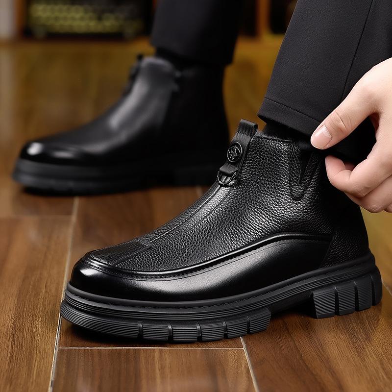 Bottes de neige chaudes d'hiver pour hommes Nouveau designer Mode Décontracté Plateforme en cuir Chaussures montantes pour hommes Chaussures en coton noir Homme