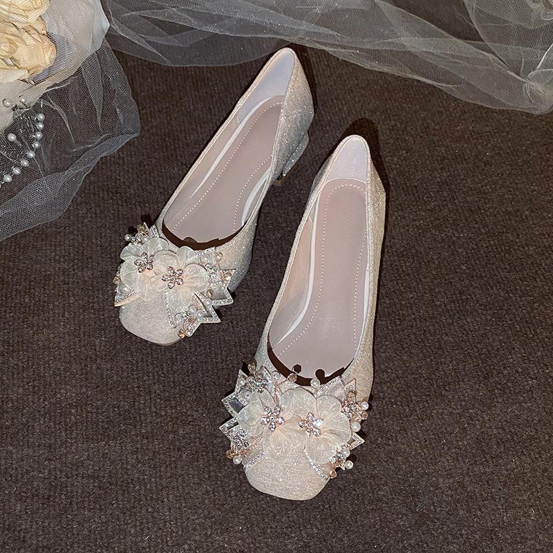 

Мода Кристалл Цветок Женские Туфли на Среднем Каблуке Мода Мелкие Роскошные Элегантные Туфли 2025 Осень Новые Туфли-Лодочки для Платья Вечеринка Zapatillas De Mujer 40 шампанского