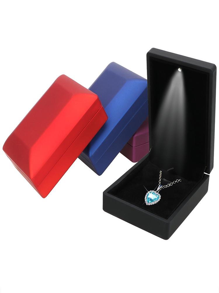 4 Colors for Jewelry Display Pendant Necklace Gift Box Necklace Storage Box Organizer Portable with LED Light nero